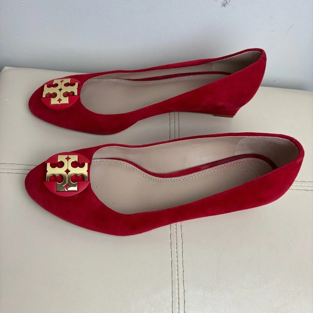 Tory Burch Luna Wedge In Red Suede with Gold Emblem Size 7.5